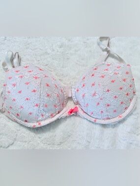 Victoria's Secret Pale Pink Lace Bra with Coral Accents
